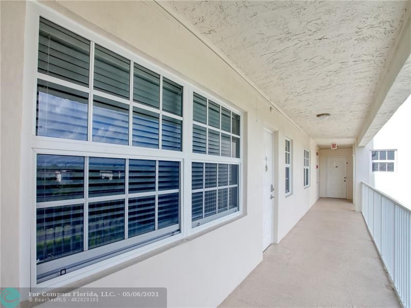 3510 Oaks Way, Unit 702 Pompano Beach, FL 33069 - Photo 15 of 42