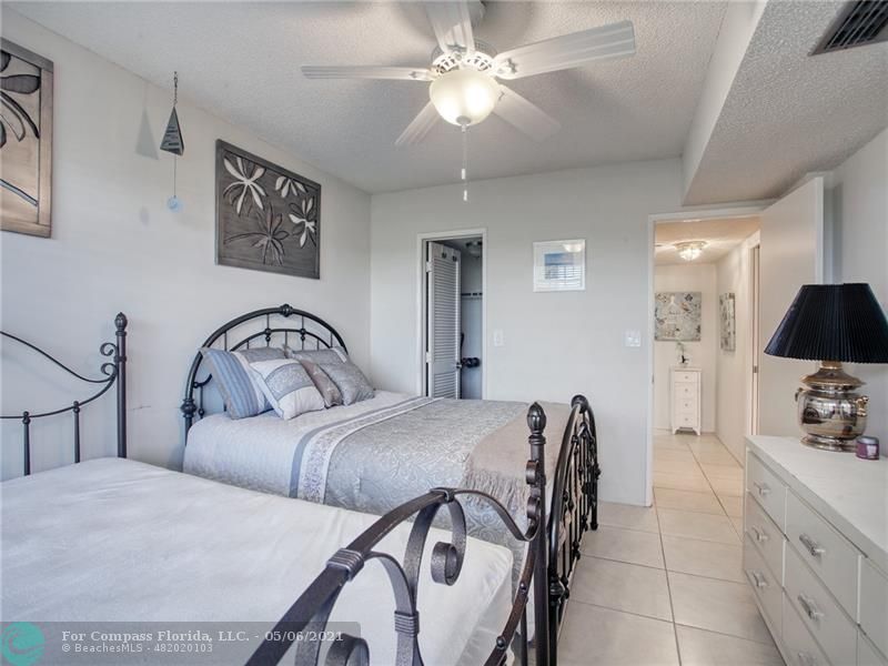 3510 Oaks Way, Unit 702 Pompano Beach, FL 33069 - Photo 24 of 42