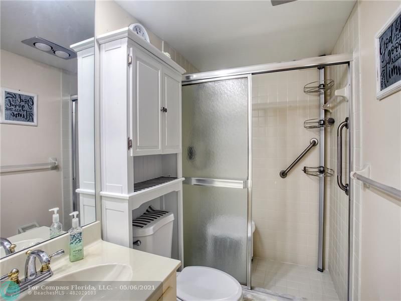 3510 Oaks Way, Unit 702 Pompano Beach, FL 33069 - Photo 26 of 42