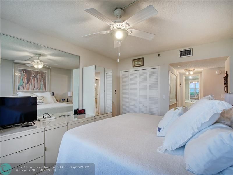 3510 Oaks Way, Unit 702 Pompano Beach, FL 33069 - Photo 27 of 42