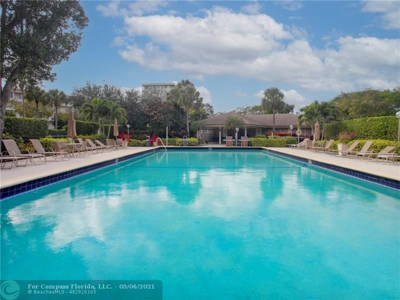 3510 Oaks Way, Unit 702 Pompano Beach, FL 33069 - Photo 34 of 42