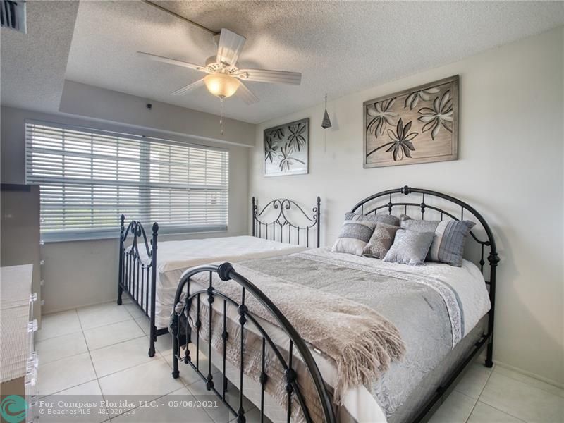 3510 Oaks Way, Unit 702 Pompano Beach, FL 33069 - Photo 8 of 42