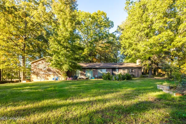 $325,000 | 1777 Starlanding Road East, Southaven, MS 38651