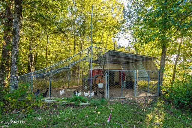 $325,000 | 1777 Starlanding Road East, Southaven, MS 38651