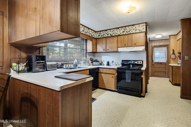 $325,000 | 1777 Starlanding Road East, Southaven, MS 38651