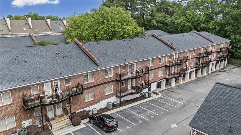 3675 Peachtree Road Northeast, Unit 45 Atlanta, GA 30319 - Photo 40 of 42 an aerial view of a house