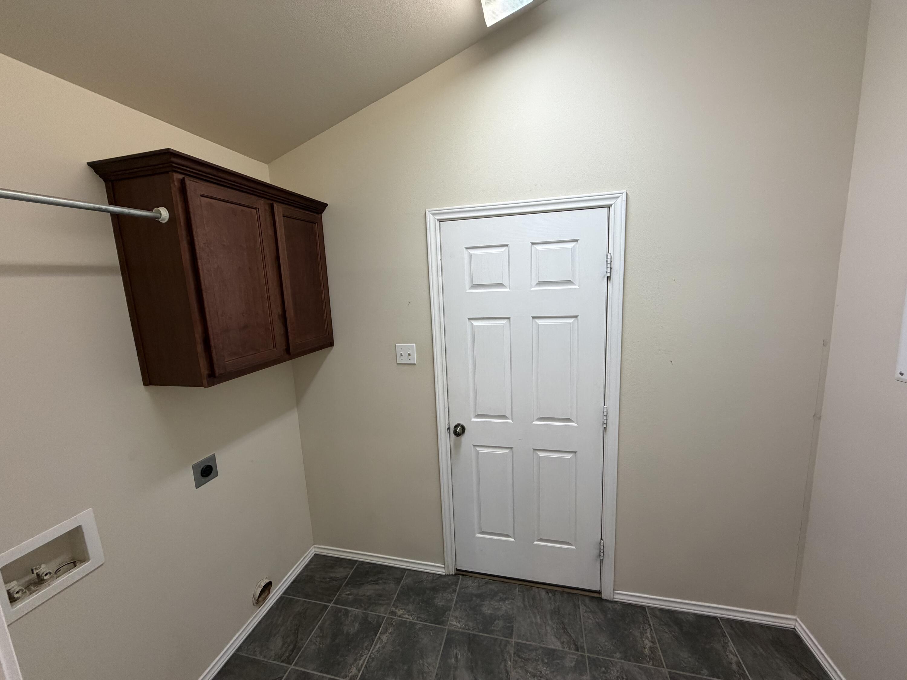 6544 84th Street Lubbock, TX 79424 - Photo 18 of 29 wooden floor in an empty room