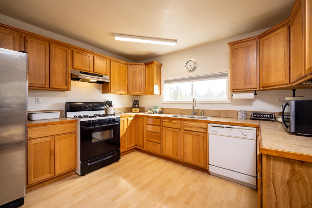 13181 Kann Springs Road Keno, OR 97627 - Photo 14 of 55 00015
