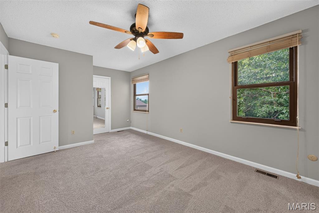 2358 Hidden Meadow Lane Ballwin, MO 63021 - Photo 16 of 44