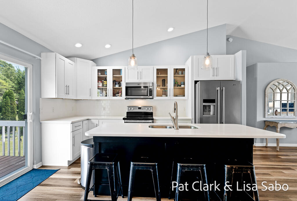 3296 Rambling Brook Road Muskegon, MI 49444 - Photo 2 of 63 3296RamblingBrookRd-32LoRes