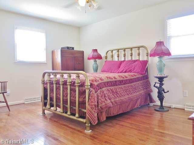 145 Barons Road Clemmons, NC 27012 - Photo 8 of 12 Master Bedroom.
