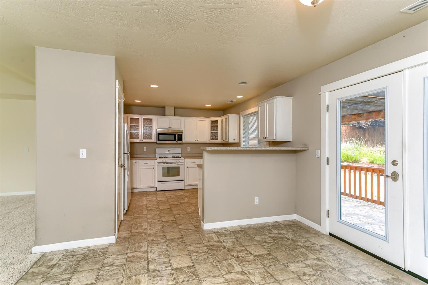 939 Ridgeview Drive Eagle Point, OR 97524 - Photo 7 of 29 Additional Photo