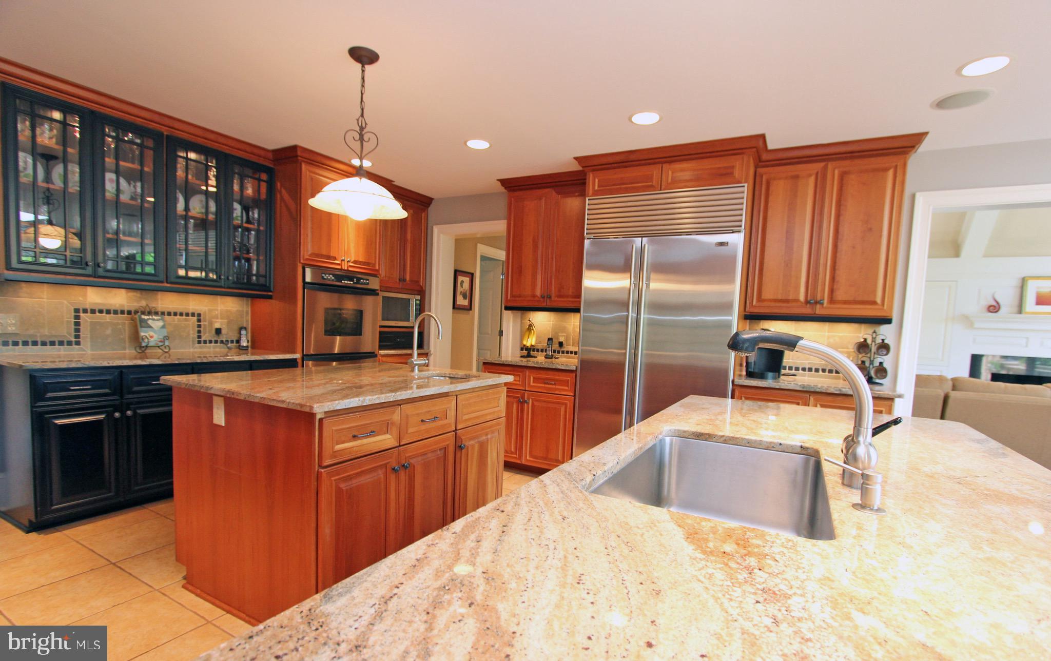 312 Julip Run Wayne, PA 19087 - Photo 11 of 60 granite, stainless appliances, tile backsplash