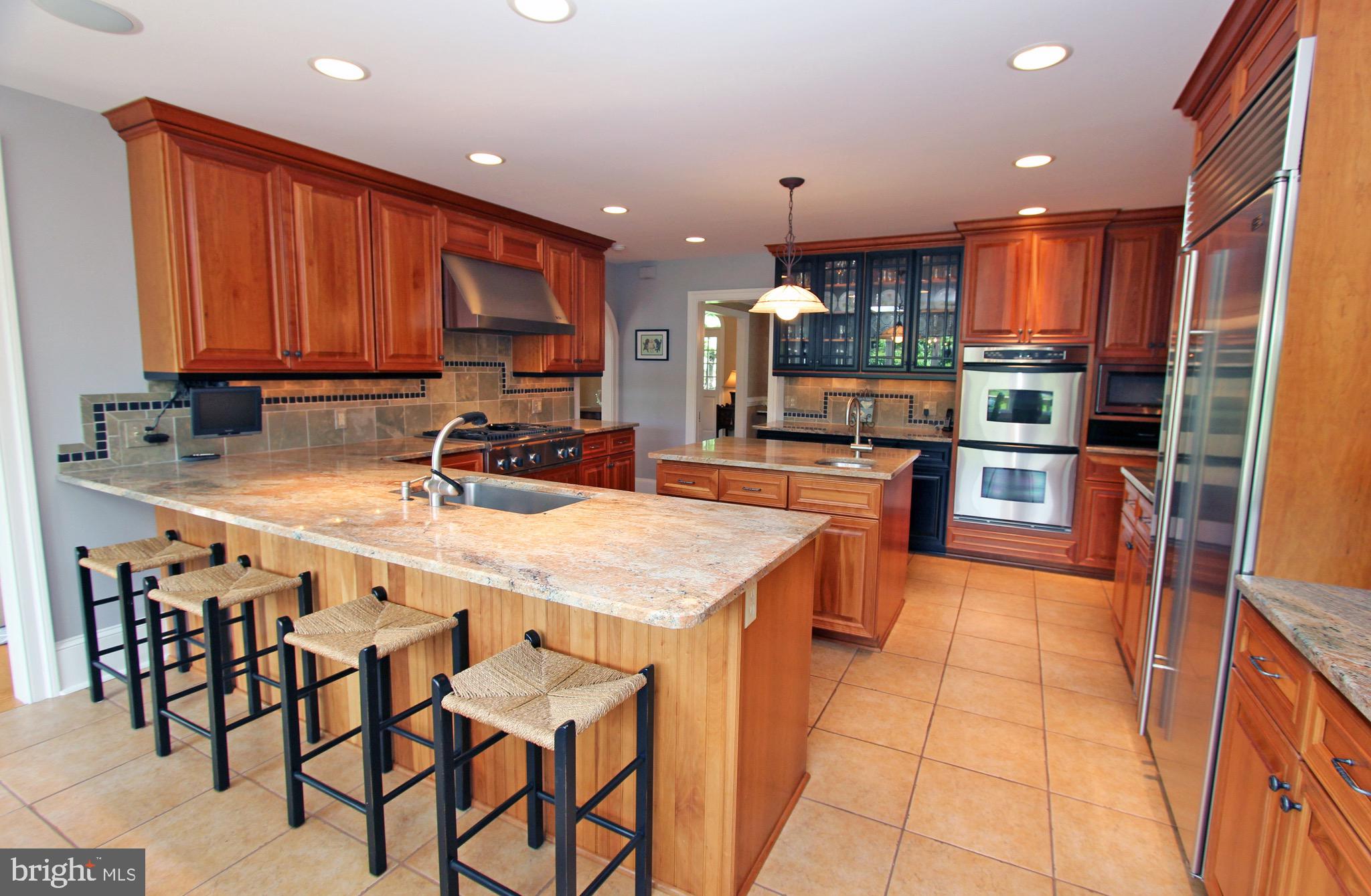 312 Julip Run Wayne, PA 19087 - Photo 9 of 60 Expansive kitchen a Chef's delight!