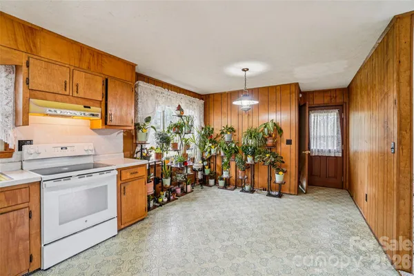 a view of a storage & utility room