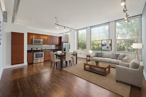 $2,100 | 1312 Live Oak Street, Unit 215, Houston, TX 77003