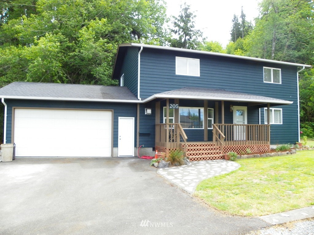 205 Maple Street Cosmopolis, WA 98537 - Photo 2 of 17 Gallery Image 2