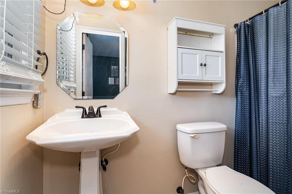 1121 Hub Morris Road Asheboro, NC 27203 - Photo 13 of 26