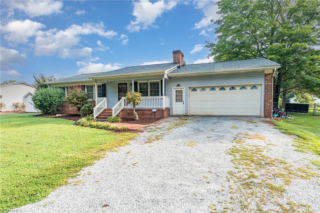 1121 Hub Morris Road Asheboro, NC 27203 - Photo 2 of 26