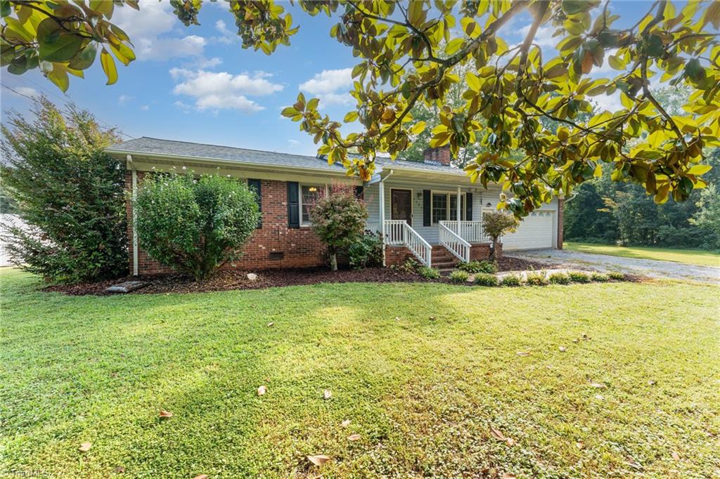 1121 Hub Morris Road Asheboro, NC 27203 - Photo 3 of 26