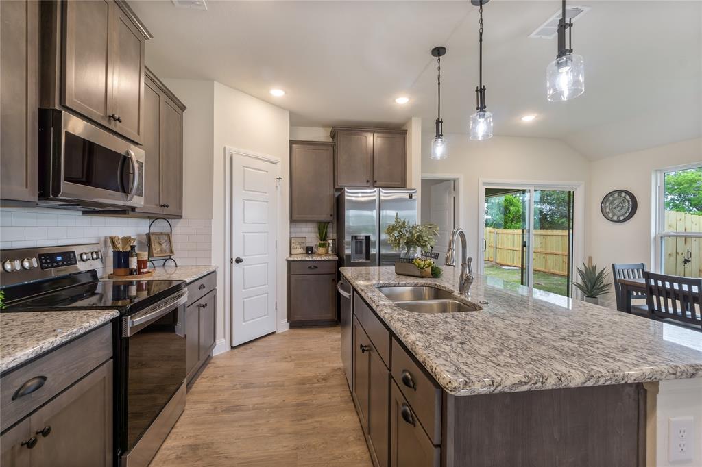 4713 Enclave Drive Sanger, TX 76266 - Photo 10 of 12 Please note that the photos are for representation purposes only.