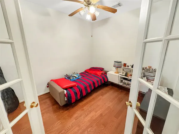 $2,600 | 62 North Abram Circle, The Woodlands, TX 77382