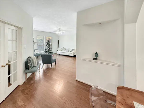 $2,600 | 62 North Abram Circle, The Woodlands, TX 77382