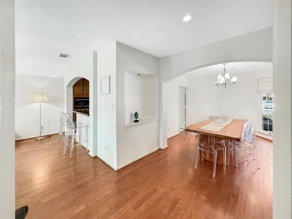 $2,600 | 62 North Abram Circle, The Woodlands, TX 77382