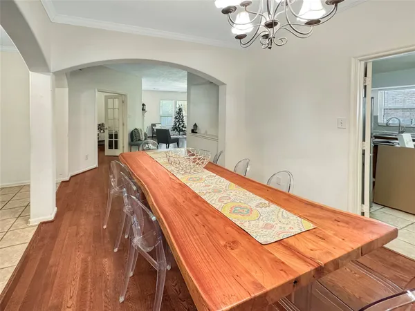 $2,600 | 62 North Abram Circle, The Woodlands, TX 77382