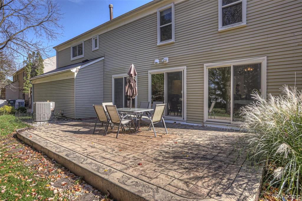 1197 Whispering Knoll Lane Rochester Hills, MI 48306 - Photo 21 of 24