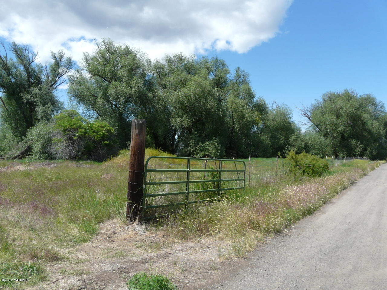 9605 Meadowbrook Road Yakima, WA 98903 - Photo 5 of 6 a view of a park
