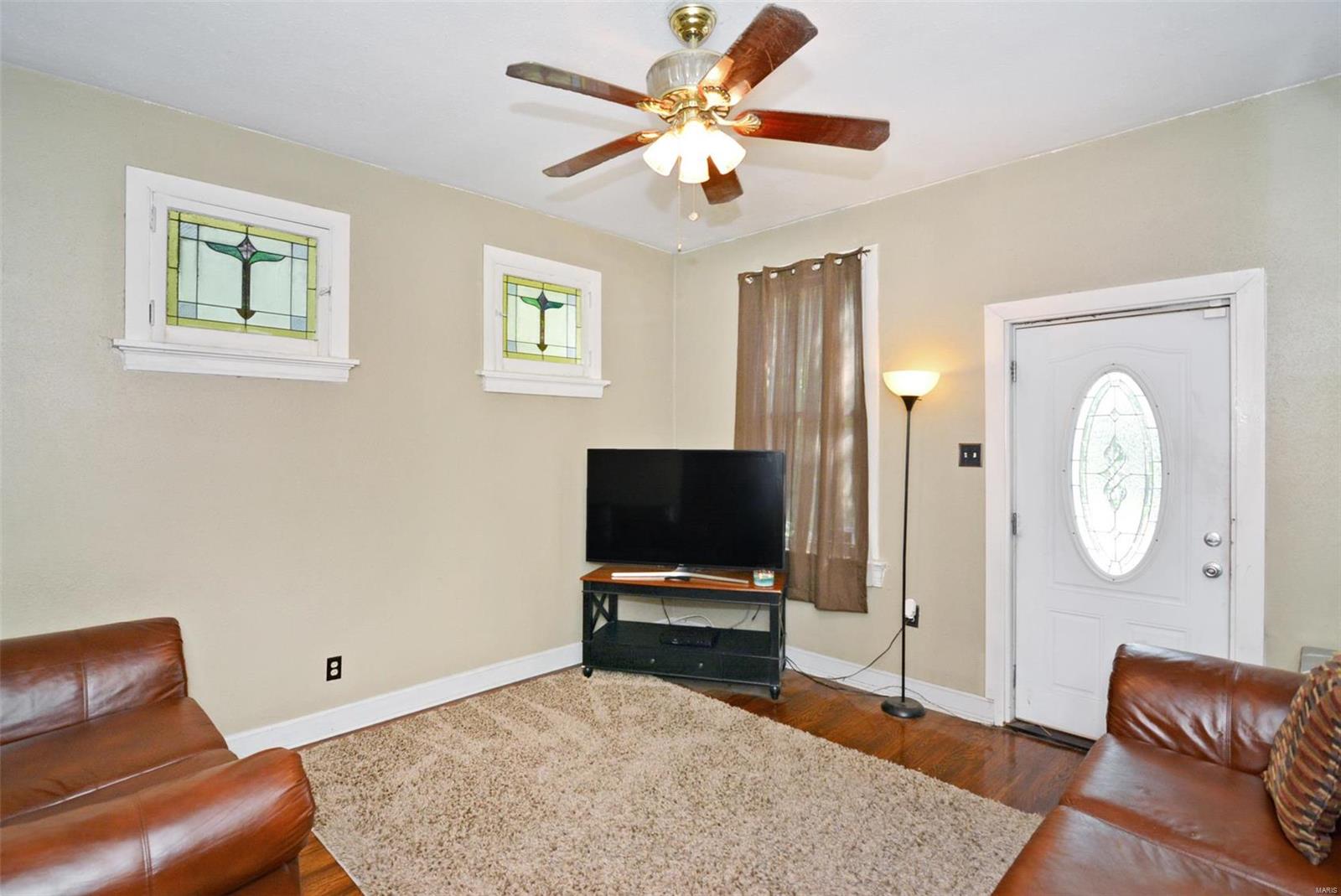 807 Military Road St. Louis, MO 63125 - Photo 2 of 29 Gallery Image 2