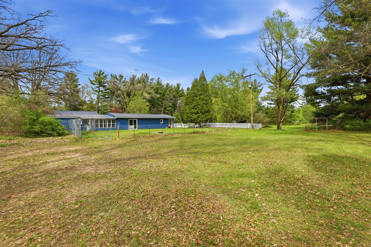 10109 Wise Road Greenville, MI 48838 - Photo 32 of 40