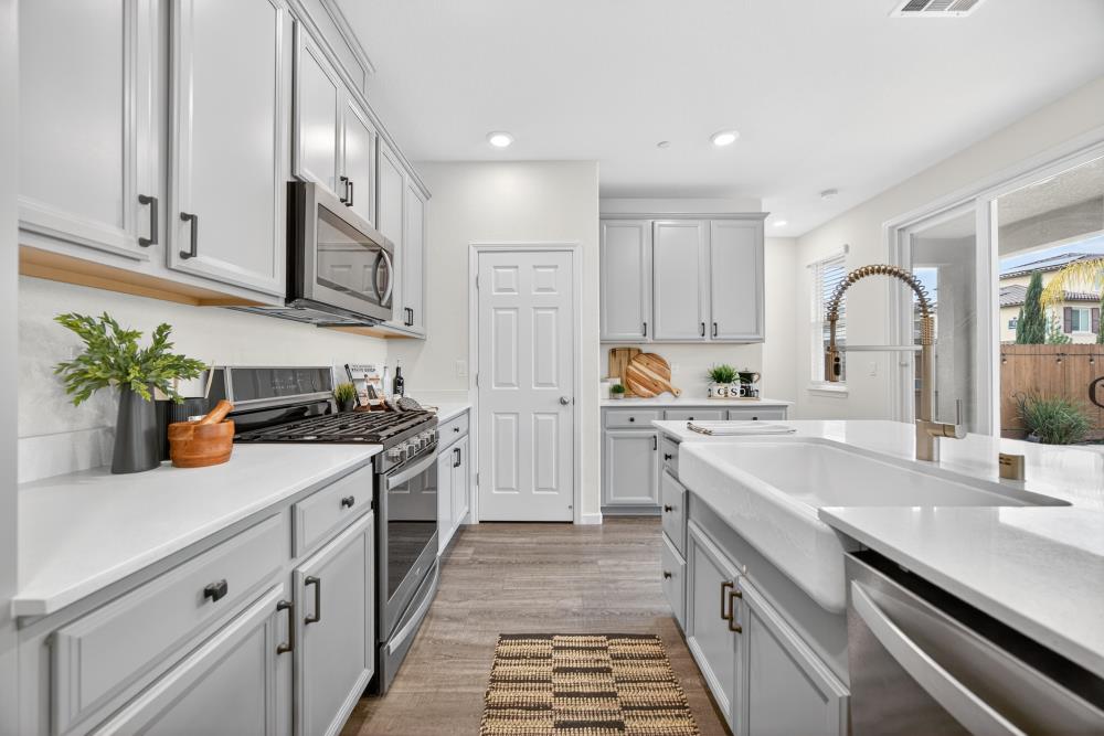 7265 Encore Way Roseville, CA 95747 - Photo 11 of 33