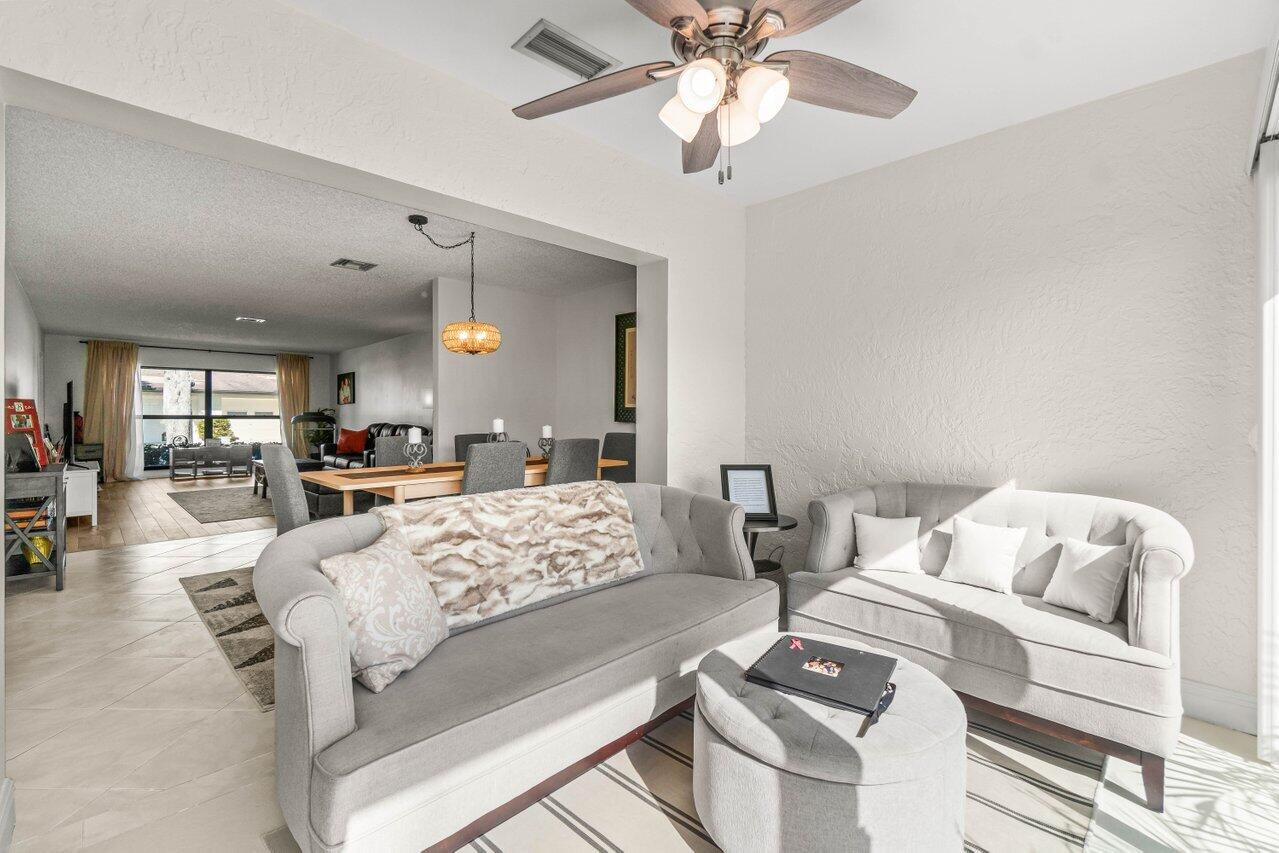 4862 Equestrian Road, Unit A Boynton Beach, FL 33436 - Photo 12 of 26 Florida Room