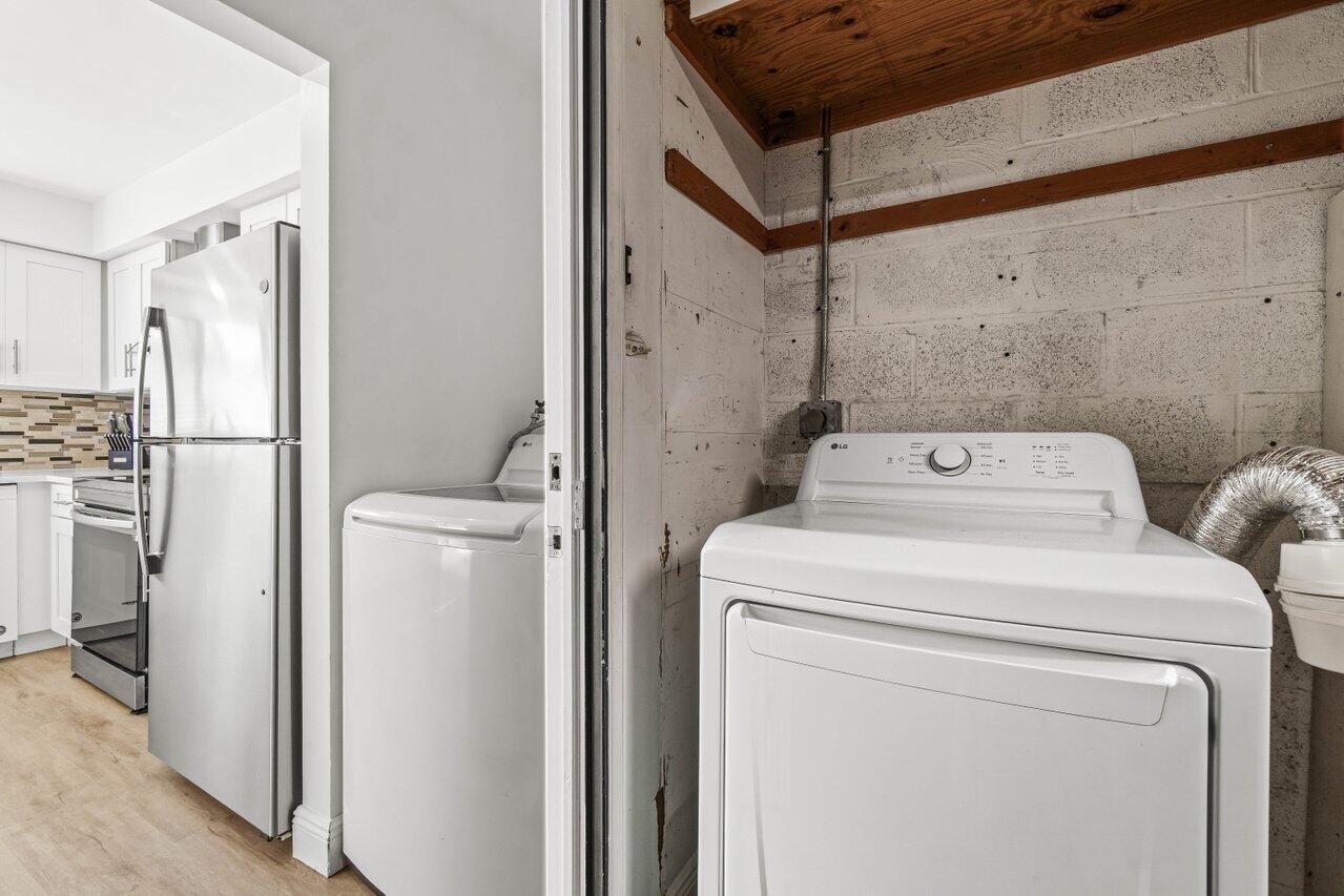 4862 Equestrian Road, Unit A Boynton Beach, FL 33436 - Photo 22 of 26 Washer/Dryer