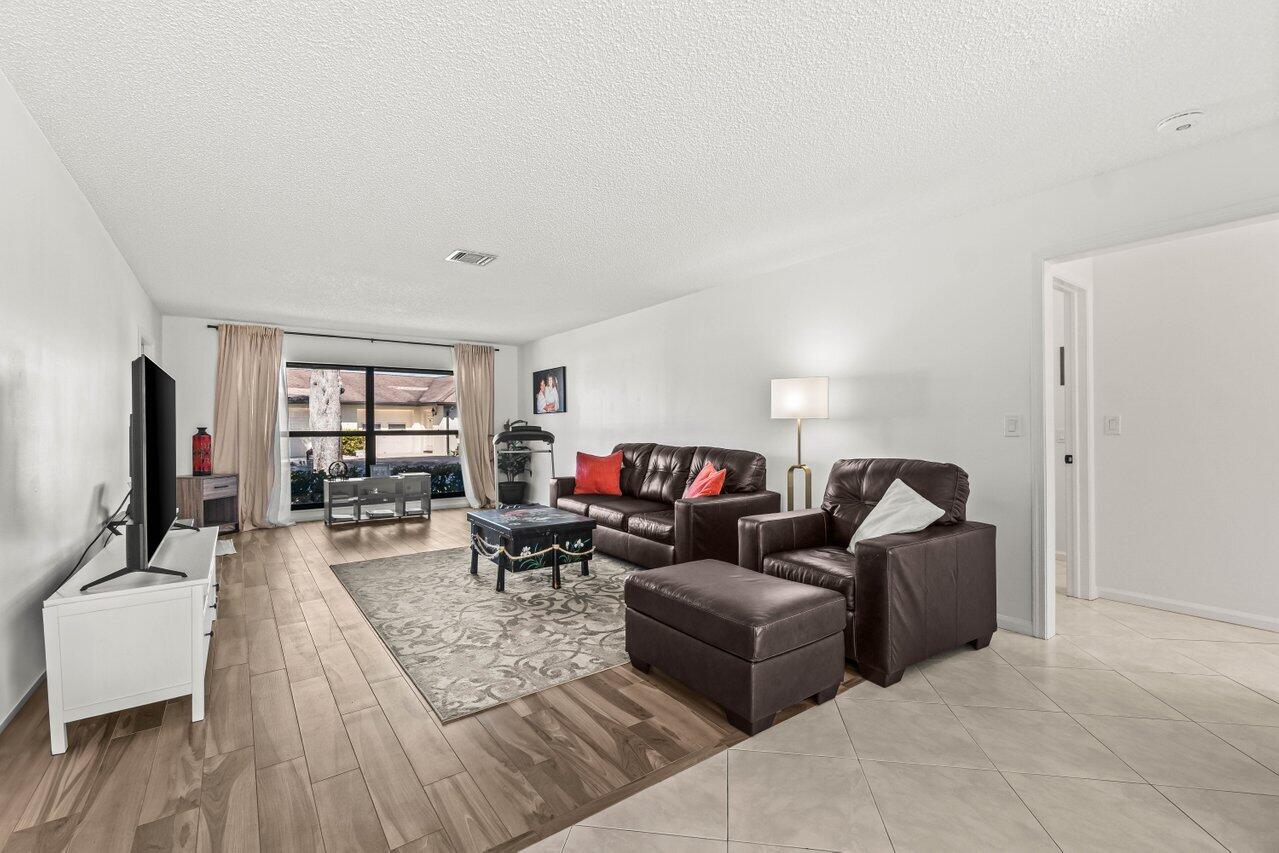 4862 Equestrian Road, Unit A Boynton Beach, FL 33436 - Photo 3 of 26 Great Room