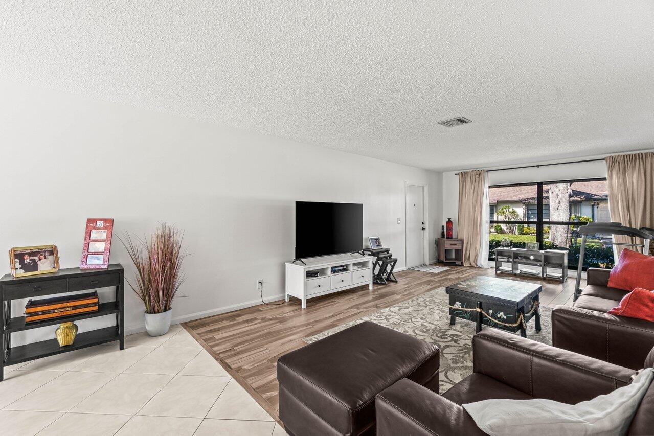 4862 Equestrian Road, Unit A Boynton Beach, FL 33436 - Photo 4 of 26 Great Room