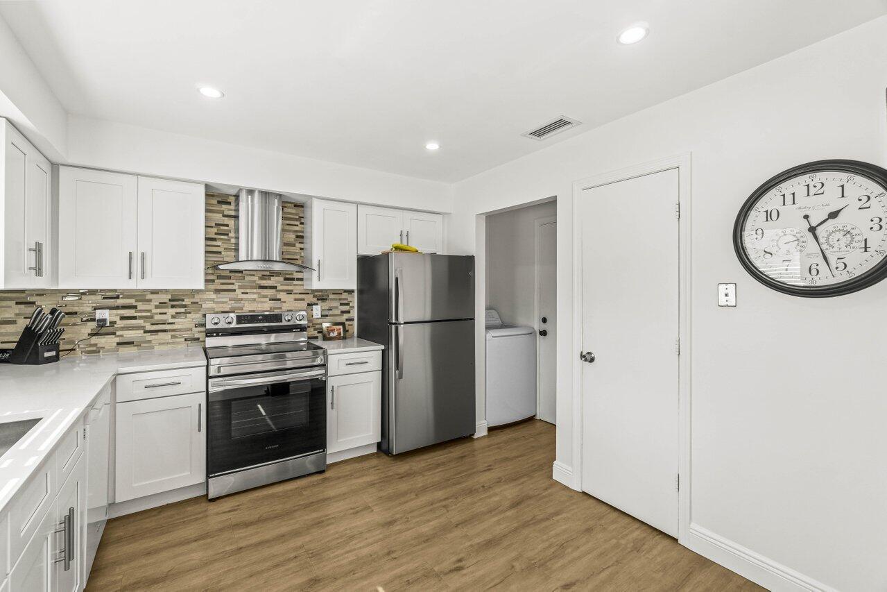 4862 Equestrian Road, Unit A Boynton Beach, FL 33436 - Photo 8 of 26 Kitchen