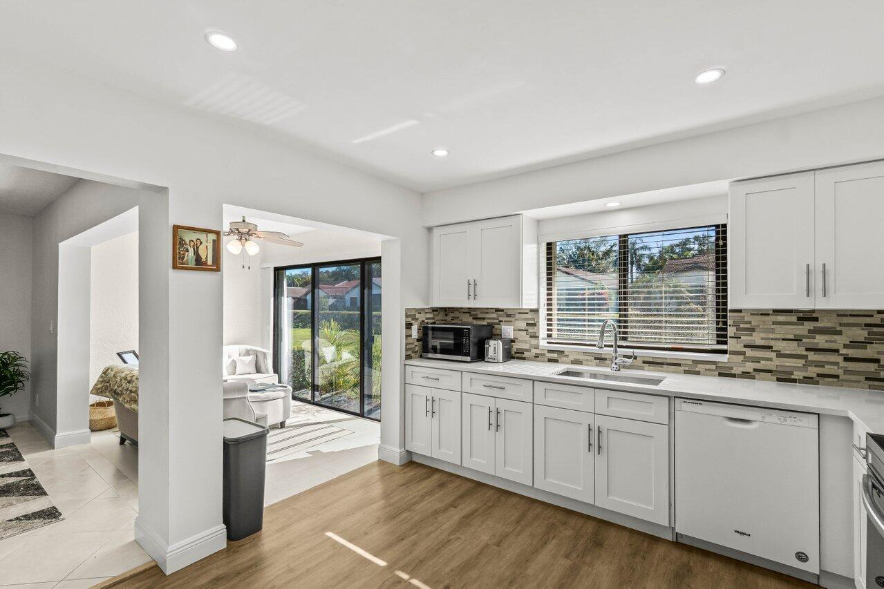 4862 Equestrian Road, Unit A Boynton Beach, FL 33436 - Photo 10 of 26 Kitchen