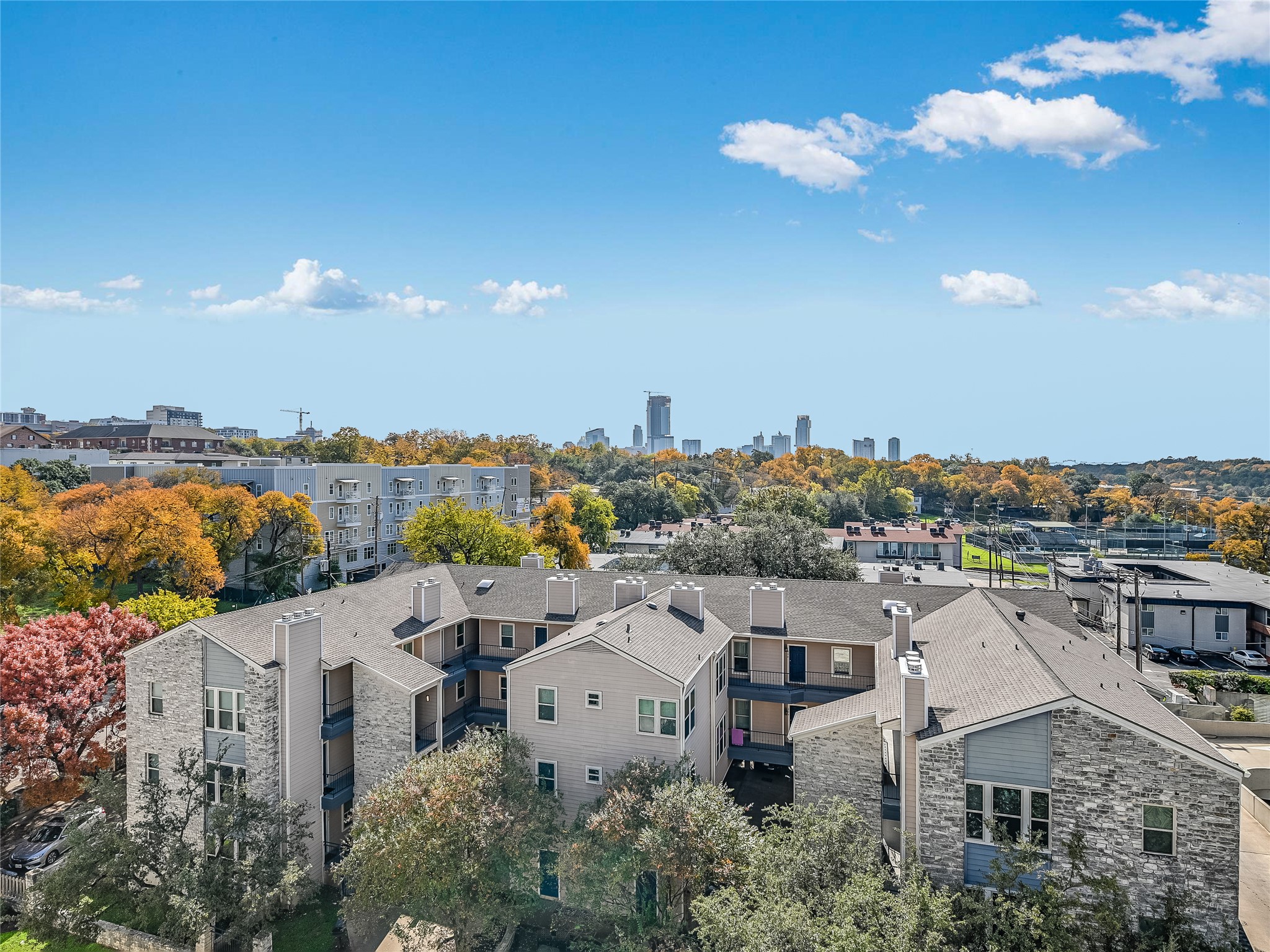 2500 Longview Street, Unit 518 Austin, TX 78705 - Photo 17 of 20 Rooftop terrace facing downtown Austin