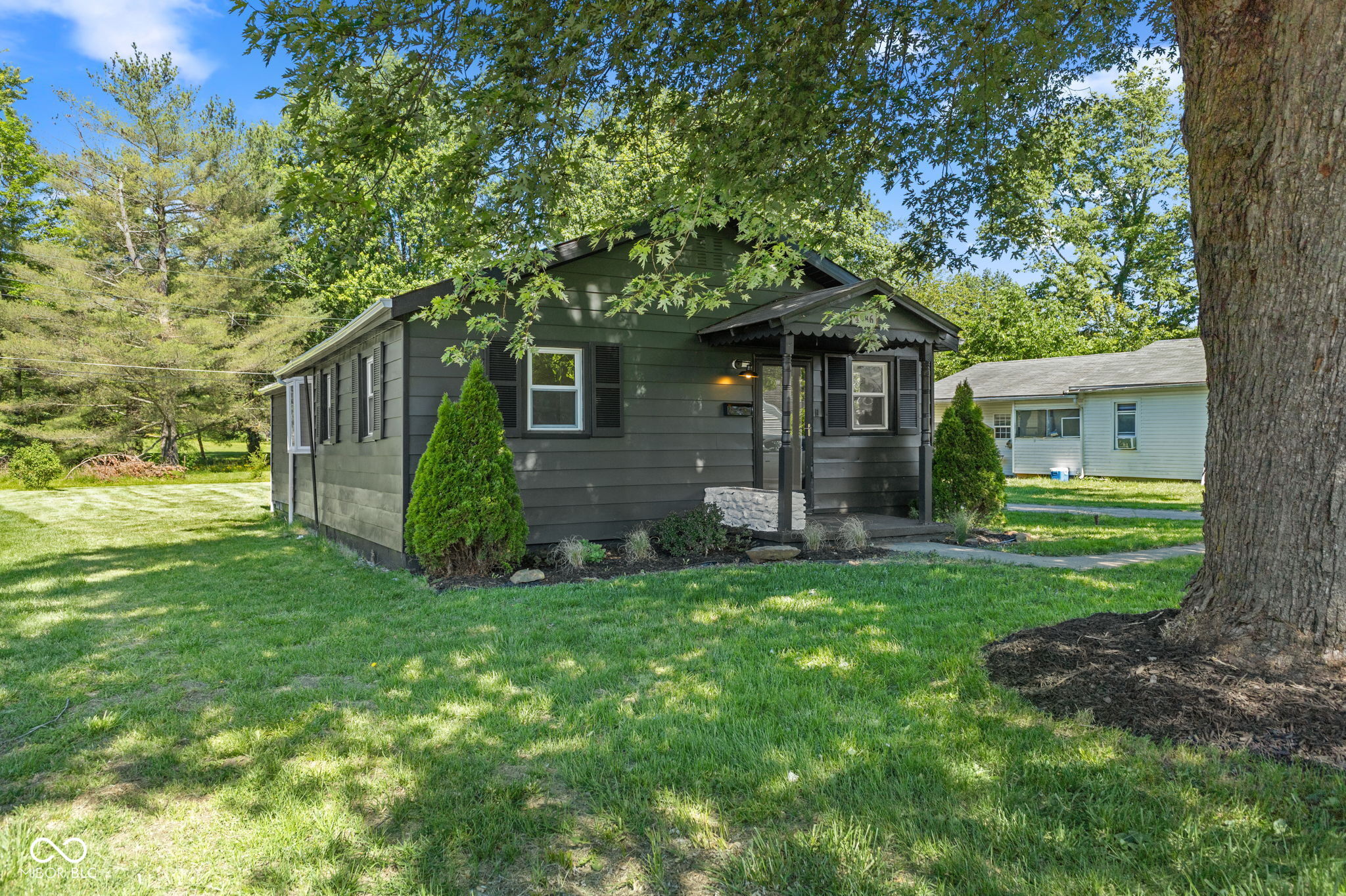 4986 Adkins Street Columbus, IN 47201 - Photo 3 of 25