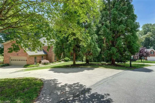 $379,000 | 992 Lake Forest Court, Eden, NC 27288