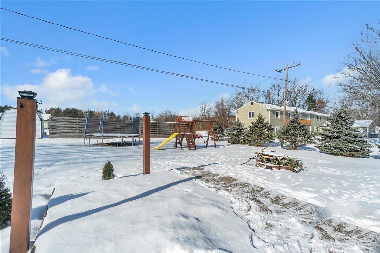 9504 Linden Road Swartz Creek, MI 48473 - Photo 35 of 37 50065035-34.JPG