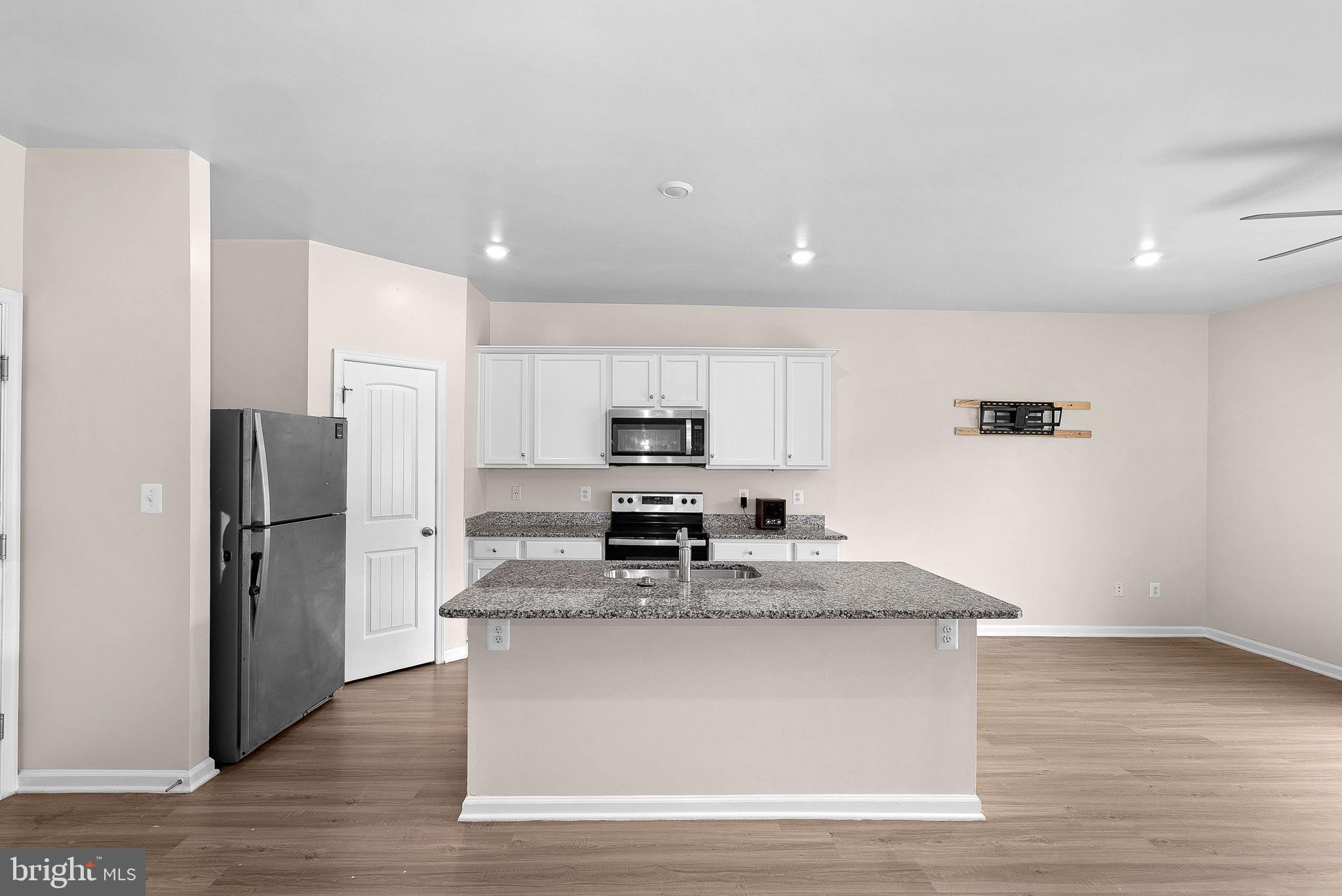112 Cramsford Street Falling Waters, WV 25419 - Photo 6 of 35