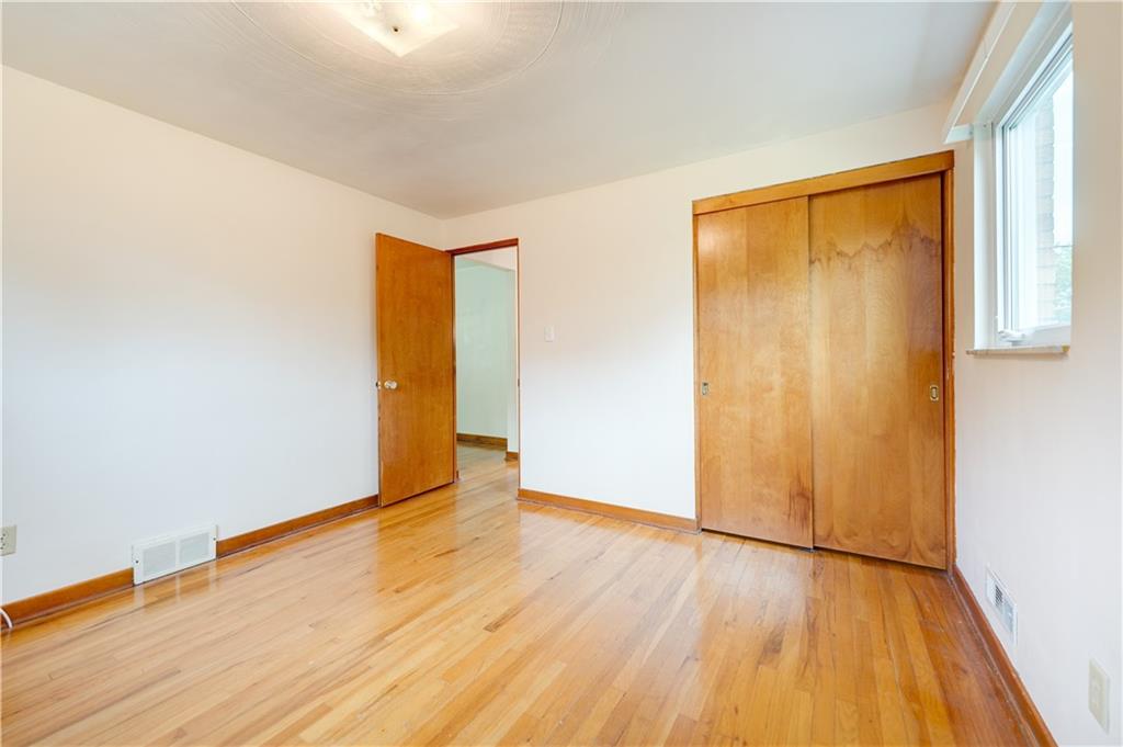 421 Orchard Spring Road Pittsburgh, PA 15220 - Photo 13 of 25 Gallery Image 13