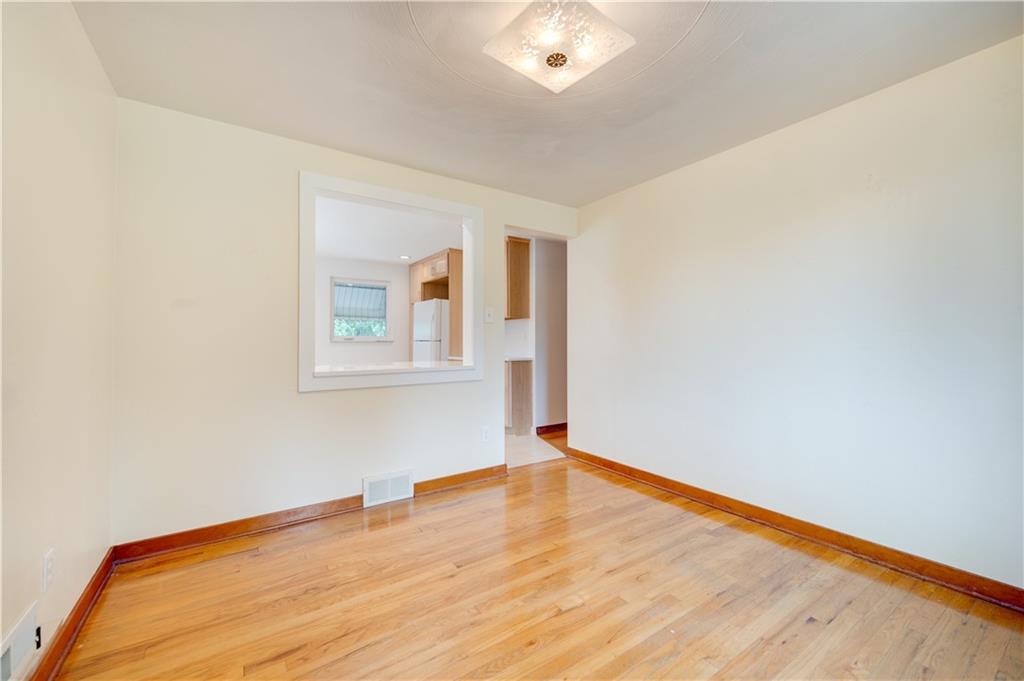 421 Orchard Spring Road Pittsburgh, PA 15220 - Photo 6 of 25 Gallery Image 6