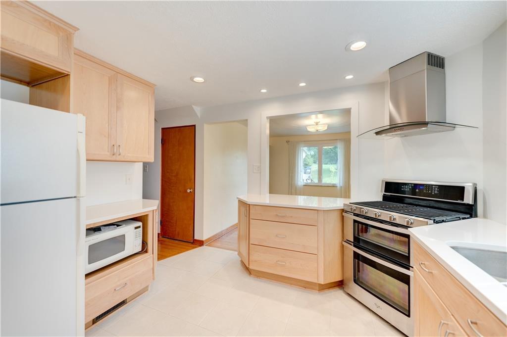 421 Orchard Spring Road Pittsburgh, PA 15220 - Photo 9 of 25 Gallery Image 9