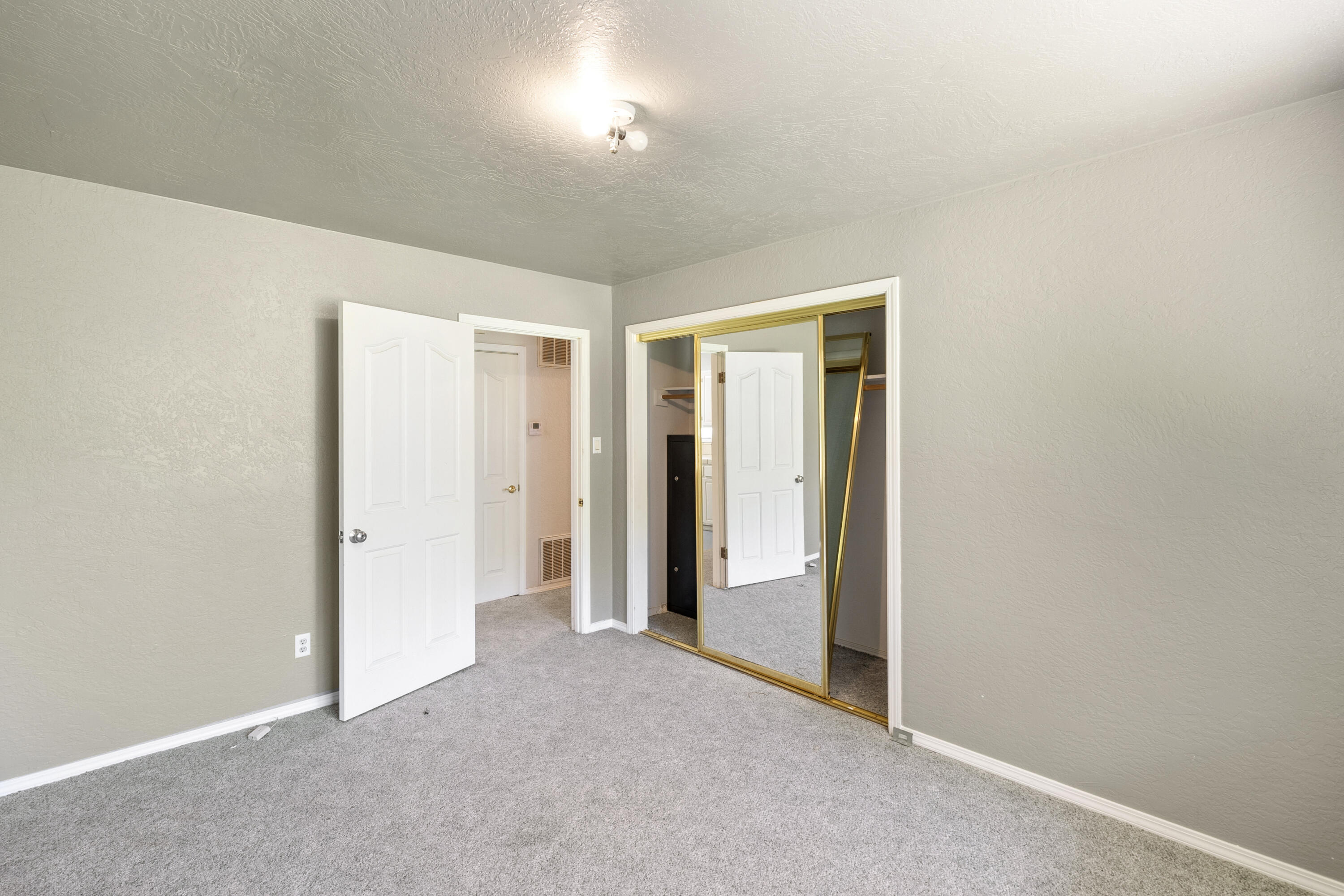 2955 Quartz Hill Road Redding, CA 96003 - Photo 13 of 28 Bedroom 2