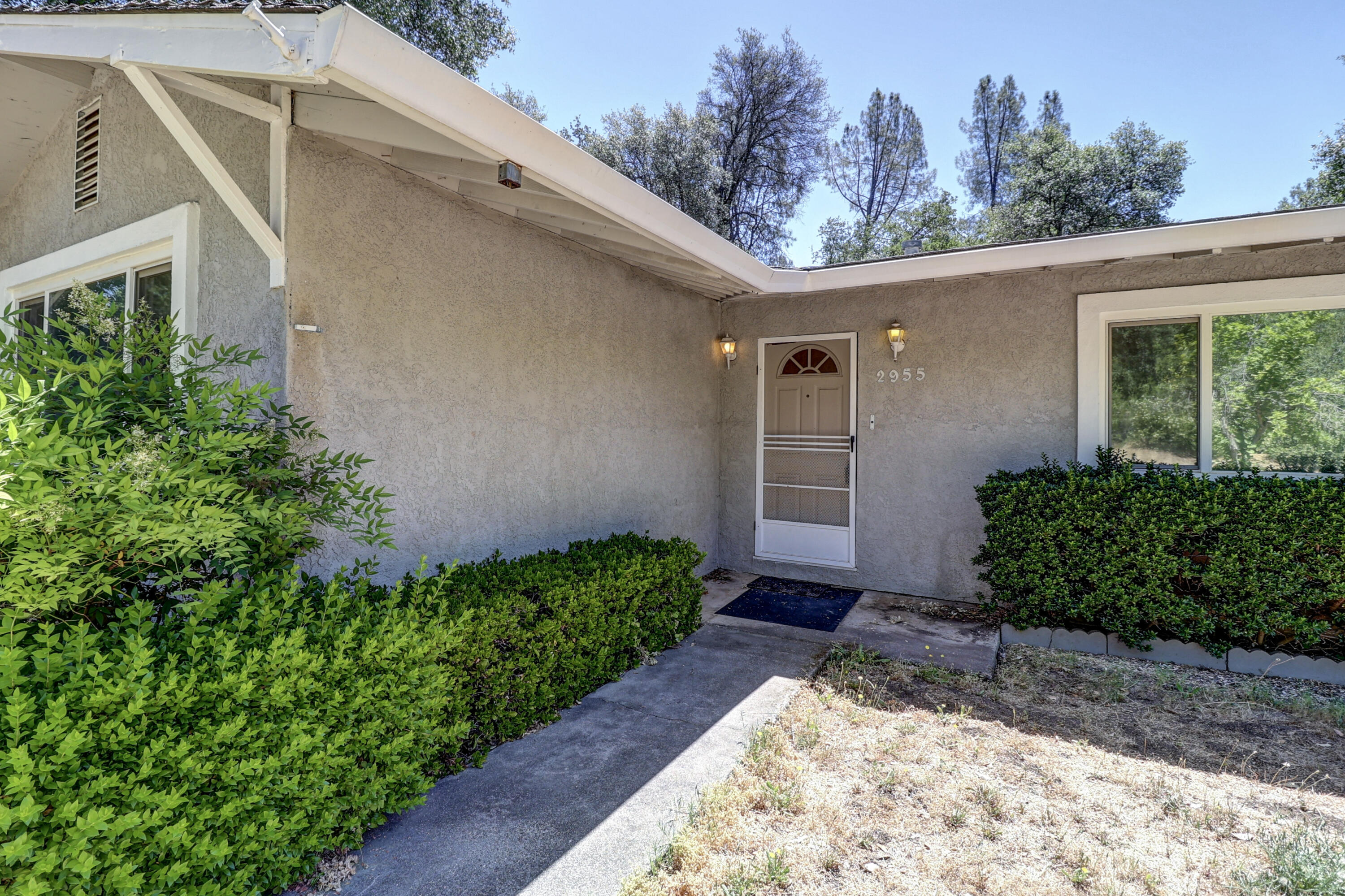 2955 Quartz Hill Road Redding, CA 96003 - Photo 2 of 28 Welcome!